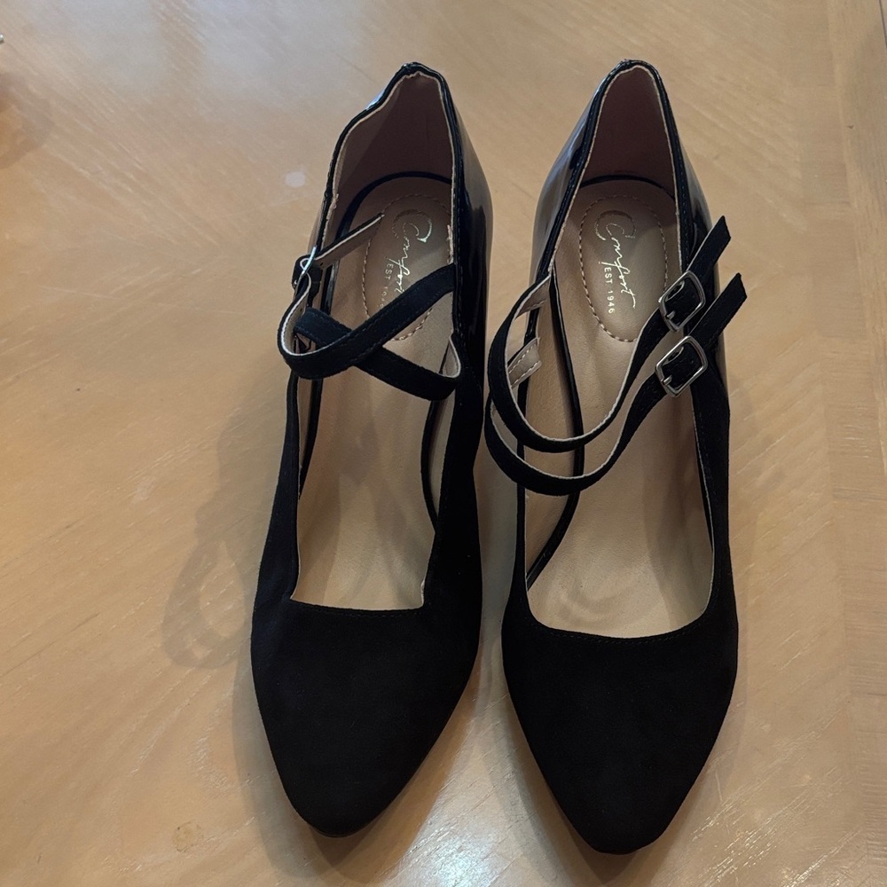 C Comfort Black Faux Suede And Vegan Leather Almond Toe Block Heel Pump - Size 9